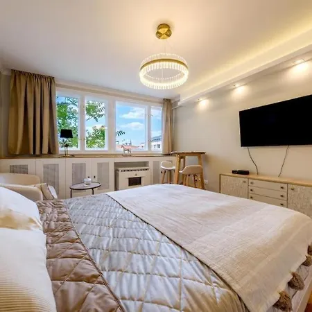 Apartman Chain Bridge